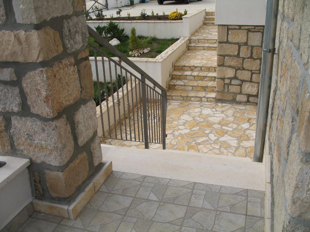 Apartments Kaic Rogač Esterno foto